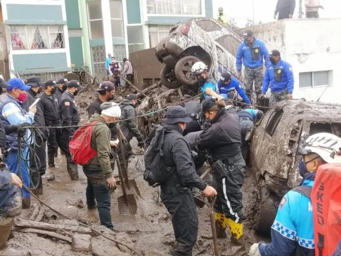 Tragedia en Ecuador 18 muertos y decenas de heridos por aluvión La