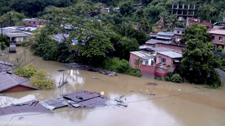 Suman 229.727 familias afectadas y 45 municipios declarados en desastre por las lluvias Suman 229.727 familias afectadas y 45 municipios declarados en desastre por las lluvias