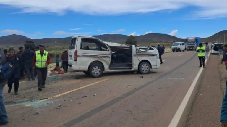 Otra tragedia en la ruta: 5 muertos camino a Potosí tras choque entre minibús y vagoneta