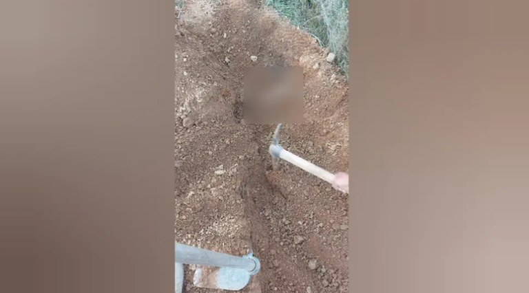 Hallan cuerpo enterrado en Sacaba; tenía las manos atadas Hallan cuerpo enterrado en Sacaba; tenía las manos atadas