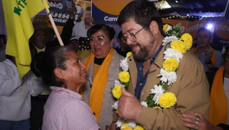 Samuel inscribe hoy su alianza con apoyo de Camacho; Branko lo invita a ser vice de Tuto Samuel inscribe hoy su alianza con apoyo de Camacho; Branko lo invita a ser vice de Tuto