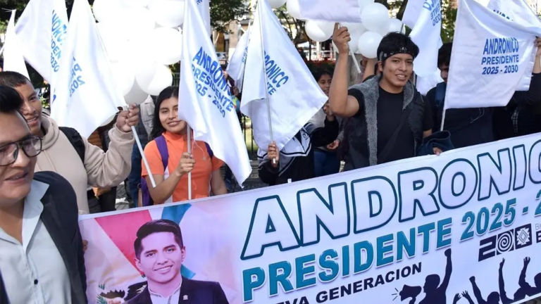 ‘Androniquistas’ aceleran campaña; no echarán a Rodríguez del Trópico ‘Androniquistas’ aceleran campaña; no echarán a Rodríguez del Trópico
