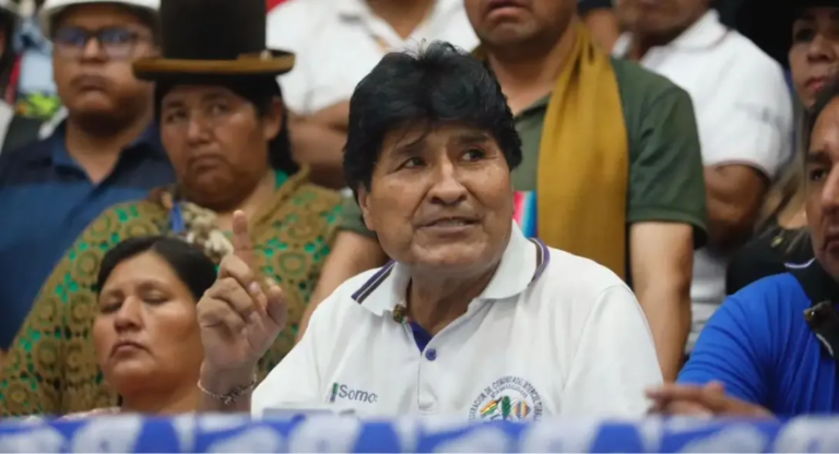 Evo Morales niega ser responsable de bloqueos, pero justifica la “rebelión” por su candidatura Evo Morales niega ser responsable de bloqueos, pero justifica la “rebelión” por su candidatura
