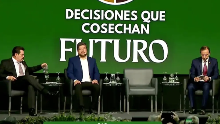 Cara a cara con Samuel, Tuto y Manfred: arranca Foro Agropecuario en Santa Cruz Cara a cara con Samuel, Tuto y Manfred: arranca Foro Agropecuario en Santa Cruz