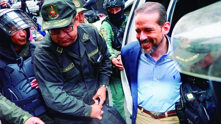 Juez ordena el traslado de Camacho a Santa Cruz para su juicio tras 14 intentos fallidos Juez ordena el traslado de Camacho a Santa Cruz para su juicio tras 14 intentos fallidos