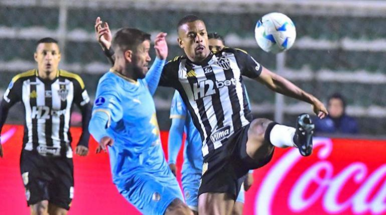 Bolívar se salva de caer y sólo empata ante Atlético Mineiro en La Paz Bolívar se salva de caer y sólo empata ante Atlético Mineiro en La Paz