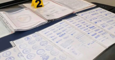 Desarticulan red que falsificaba documentos en DDRR en Oruro