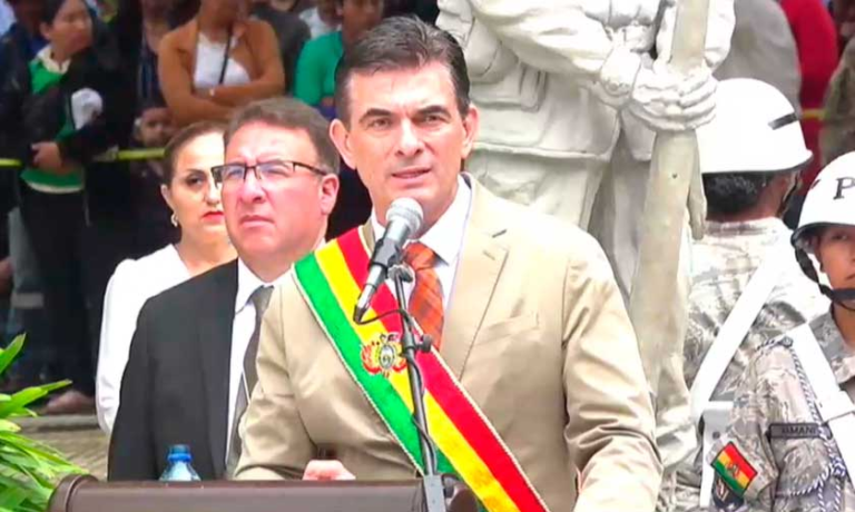 Paz realza su primer mes; le piden acelerar medidas