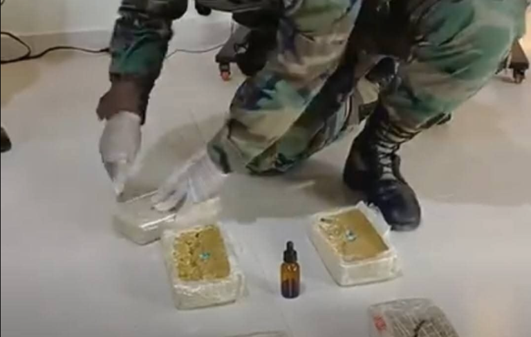 UMOPAR SUR INCAUTA SEIS PAQUETES DE COCAÍNA EN OPERATIVO EN LA RUTA VILLA MONTES–YACUIBA