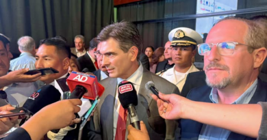 PRESIDENTE PAZ DESTACA A TARIJA COMO EJE ESTRATÉGICO DEL PAÍS Y RECONOCE LA TRAYECTORIA DEL EXGOBERNADOR ADRIÁN OLIVA