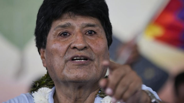 EVO MORALES se pronuncia por BASURA GASOLINA: «víctimas inicien juicio civil, ¡Basta de lavarse las manos!, Estado debe pagar la reparación» EVO MORALES se pronuncia por BASURA GASOLINA: «víctimas inicien juicio civil, ¡Basta de lavarse las manos!, Estado debe pagar la reparación»