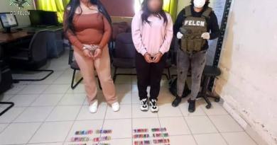 FELCN APREHENDE A DOS MUJERES QUE TRANSPORTABAN 100 CÁPSULAS DE COCAÍNA
