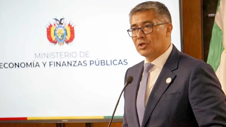 Gobierno descarta incremento de combustibles pese a alza del petróleo internacional Gobierno descarta incremento de combustibles pese a alza del petróleo internacional