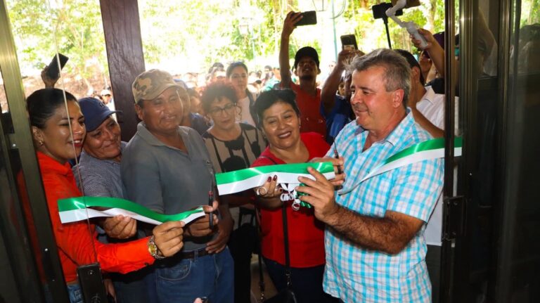 ALCALDE CARLOS BRÚ INAUGURA COMPLEJO TURÍSTICO “TIMBOY TIGUASU” ALCALDE CARLOS BRÚ INAUGURA COMPLEJO TURÍSTICO “TIMBOY TIGUASU”