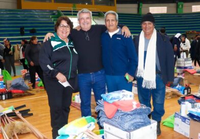 ALCALDÍA ENTREGA MATERIAL DE ESCRITORIO A UNIDADES EDUCATIVAS EN YACUIBA