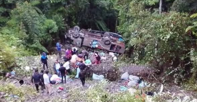 TRÁGICO ACCIDENTE EN LA RUTA LA PAZ–APOLO DEJA 6 FALLECIDOS Y AL MENOS 14 HERIDOS