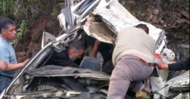 TRÁGICO ACCIDENTE EN LA RUTA A LOS YUNGAS DEJA AL MENOS DOS FALLECIDOS Y CUATRO HERIDOS