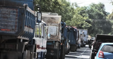 FILAS POR DIÉSEL SE INTENSIFICAN EN COCHABAMBA Y GENERAN PERJUICIO EN DISTINTOS SECTORES