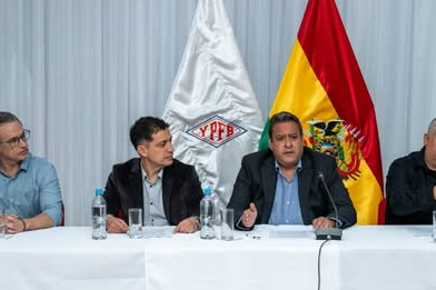 TANQUES OXIDADOS, SEDIMENTOS Y FALLAS DE CONTROL CAUSARON LOS PROBLEMAS CON LA GASOLINA, SEGÚN YPFB