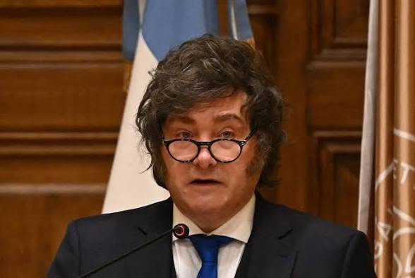 CRISIS ECONÓMICA EN ARGENTINA OBLIGA AL GOBIERNO DE MILEI A AUTORIZAR QUE MILITARES BUSQUEN UN SEGUNDO EMPLEO