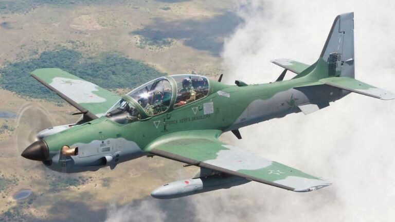 AVIONETA PROCEDENTE DE BOLIVIA ES INCENDIADA EN BRASIL Y SU PILOTO MU£R£ TRAS ENFRENTAM1£NT0 CON LA POLICÍA